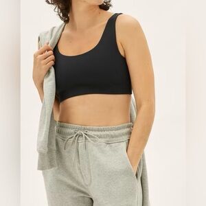 Everlane The Perform Bra